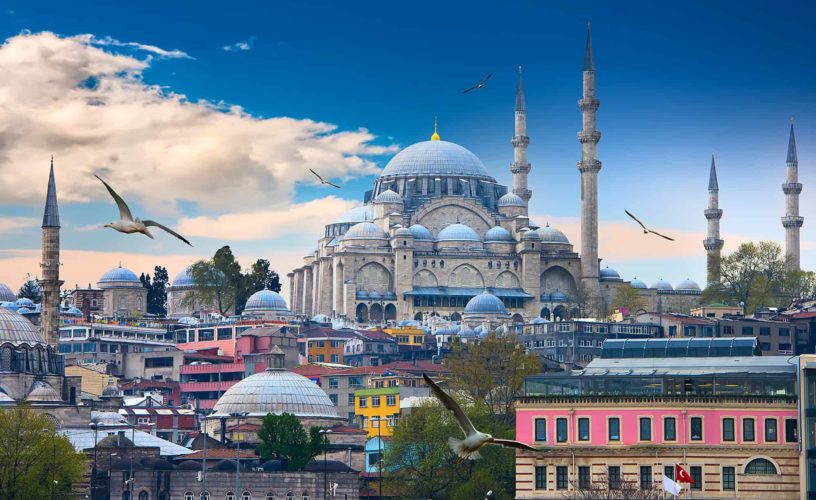 Why do Arab tourists visit Turkey a lot?